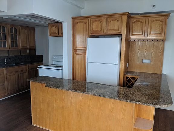5th image of 820 Washington Ave #1101
