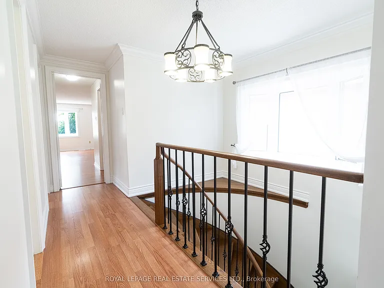 3301 Cambourne Cres — Photo 18