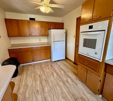 3rd image of 317 Earlsfield Ln #1