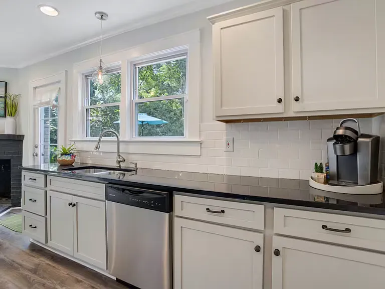 22 Monticello Ave — Photo 3