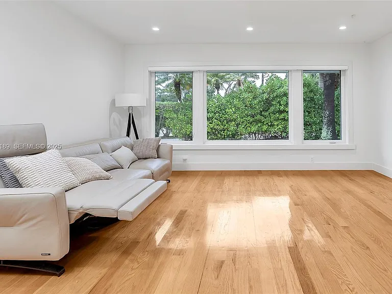 415 Rovino Ave — Photo 39