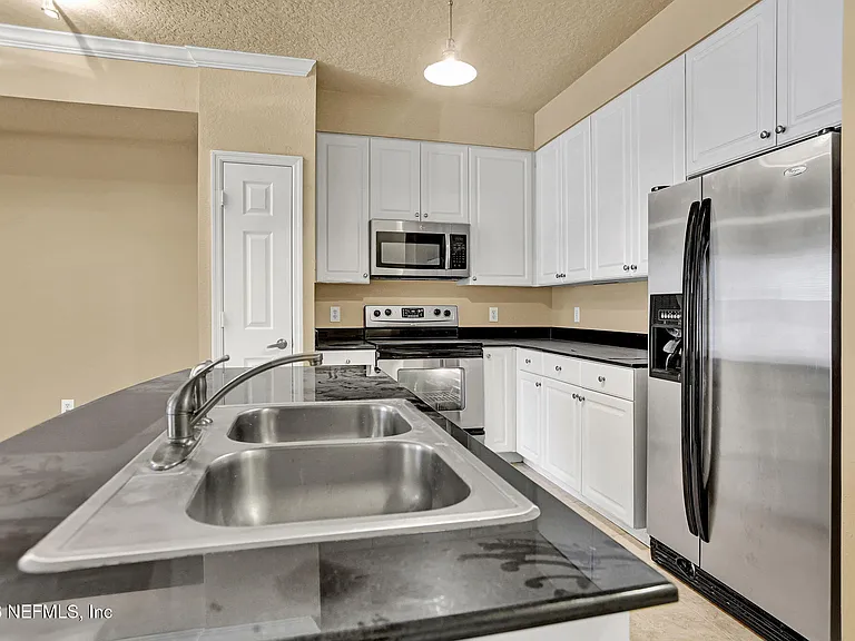 8539 Gate Pkwy #9330 — Photo 19
