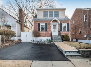 112 Hart Ave, Yonkers, NY 10704