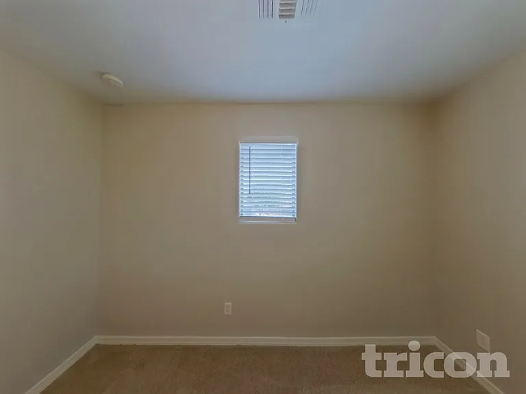 21338 N Denver Ct — Photo 15