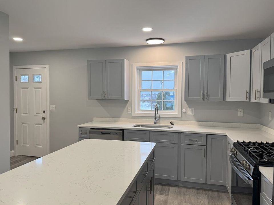 1st image of 940 Smithfield Ave #5