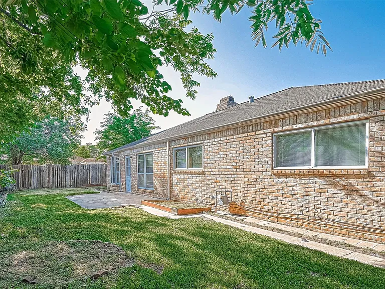 10815 Riderwood Dr — Photo 14