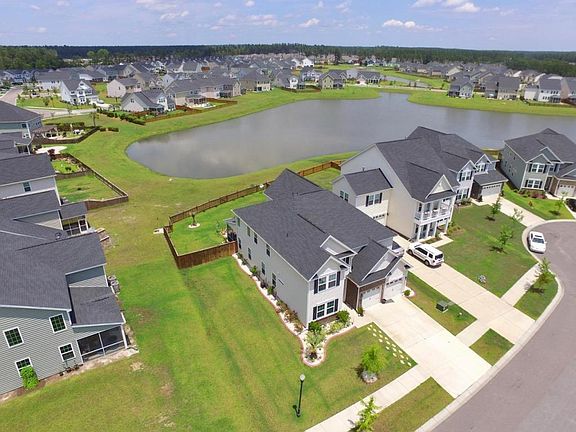 3rd image of 104 Yaupon Holly Cir