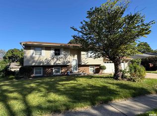 255 Saxon Dr, Springfield, IL 62704