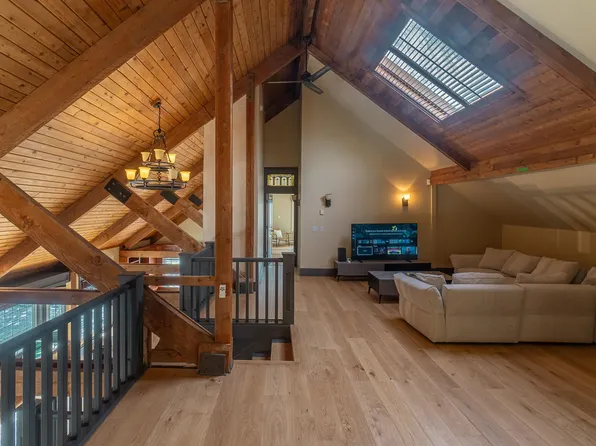 9260 Sidaway Rd, Richmond, BC V6W 1C2