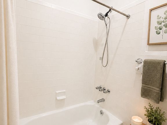 5th image of 735 Saint Nicholas Ave #2FR
