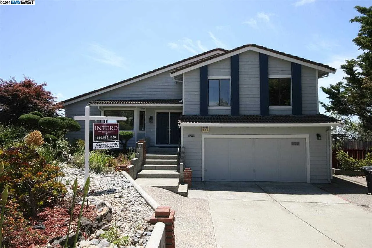27093 Columbia Ct photo 1