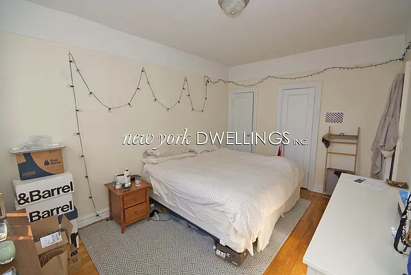 Rented by New York Dwellings LLC | media 23