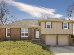 1512 SW Morningside Dr, Blue Springs, MO 64015