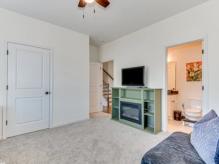 251 Haverford Dr — Photo 16