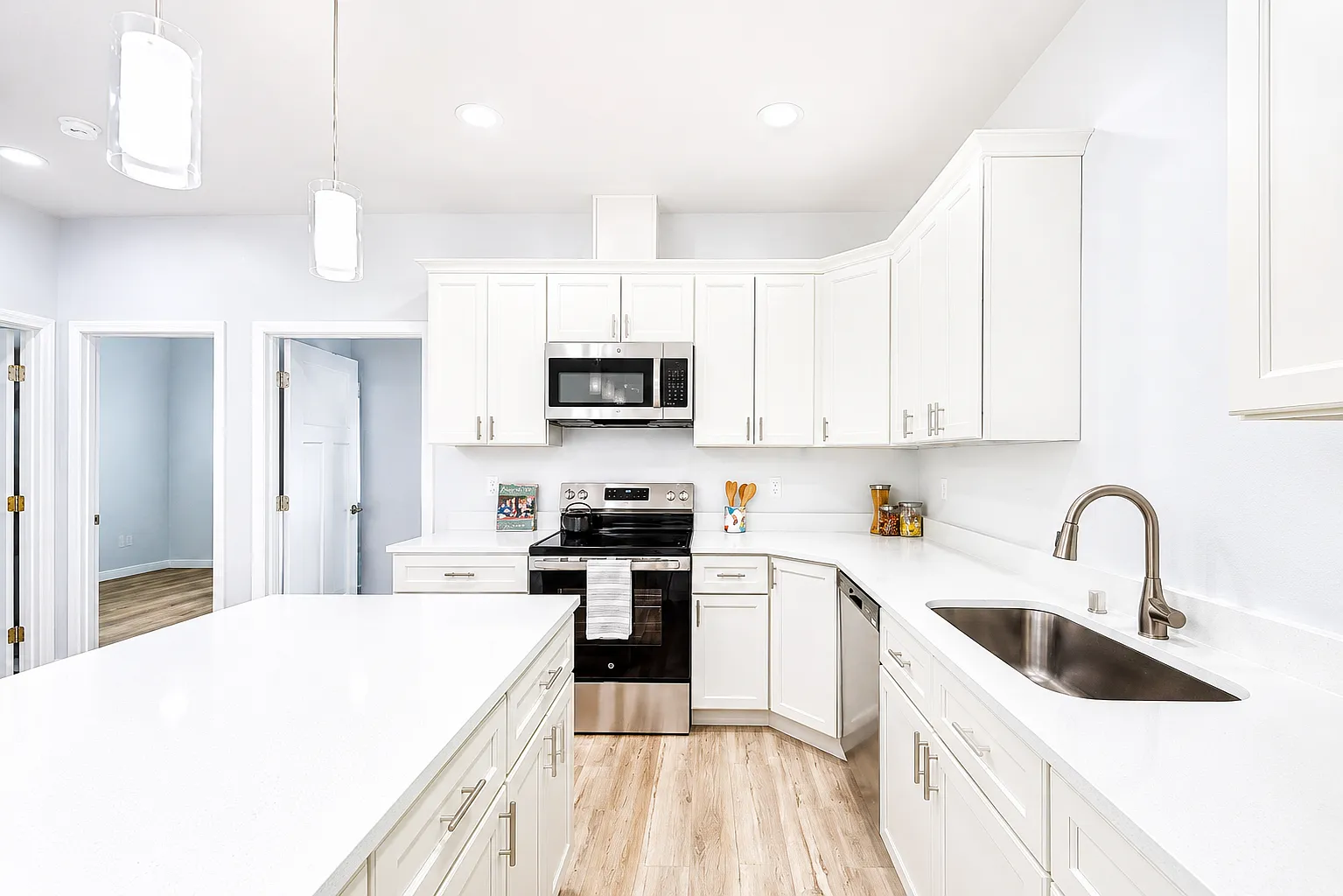 3 bed, 1150 sqft, $1,795 — Photo 2
