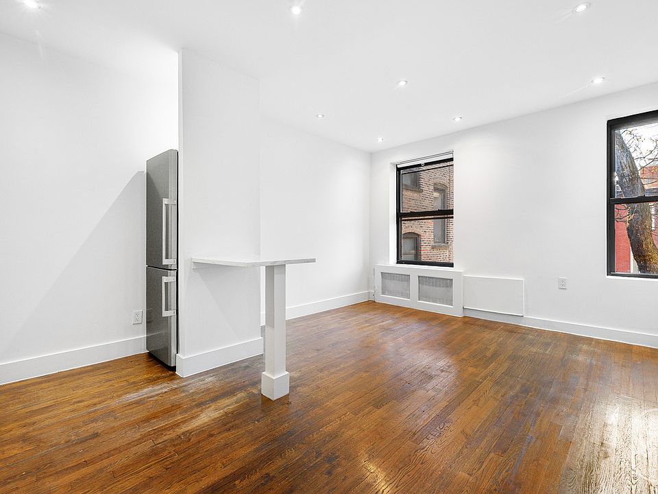 1st image of 456 W 22nd St APT 4C