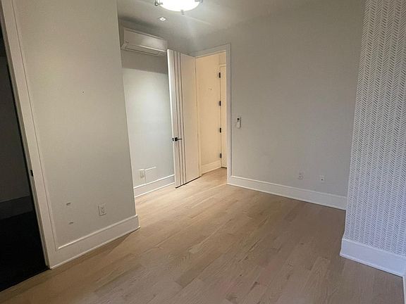 3rd image of 542 Newark Ave #3K