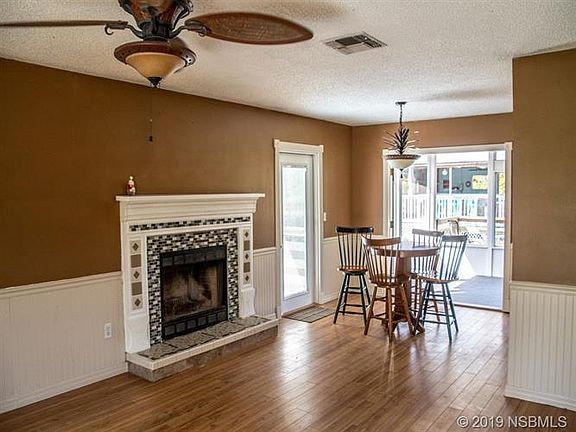 4th image of 460 Ward Dr