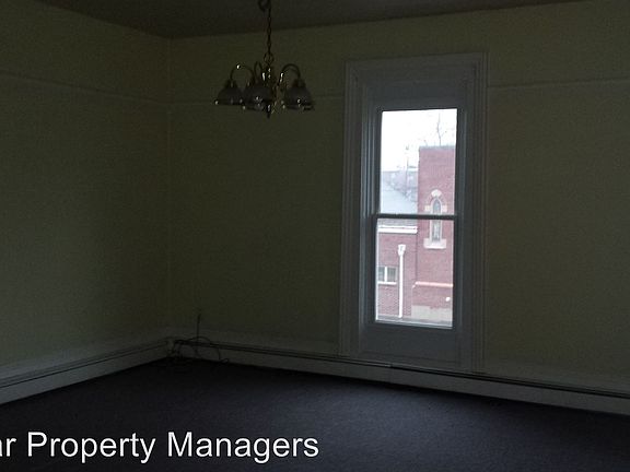 4th image of 203 S 6th St APT 3