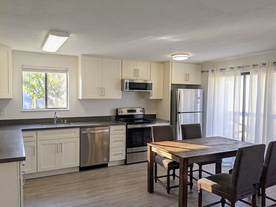 Open-concept Chef Kitchen
