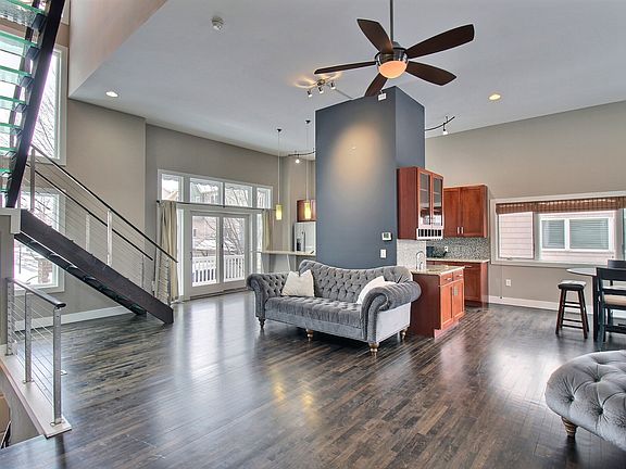 2nd image of 2239 City View Dr