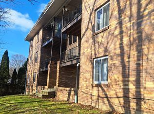 610 Academy St APT 4, Youngwood, PA 15697