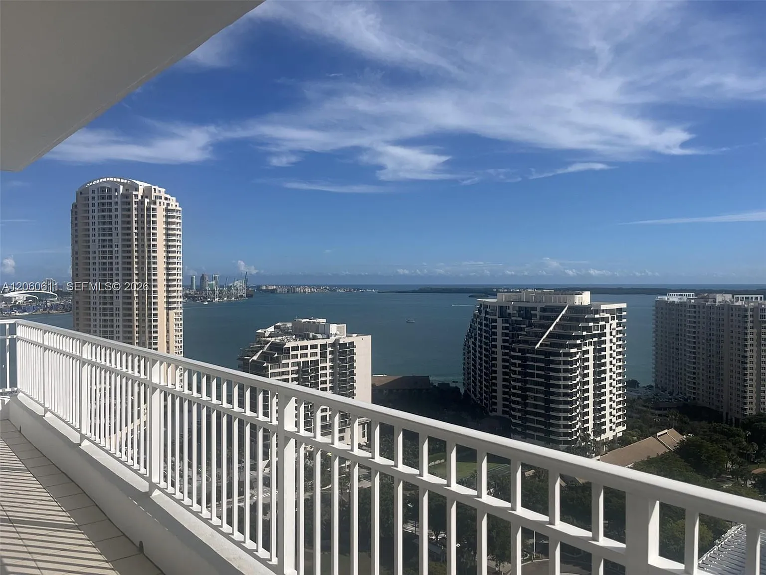 Courts Brickell Key Condo — Photo 2