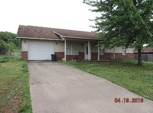 209 N 36th St, Ozark, AR 72949