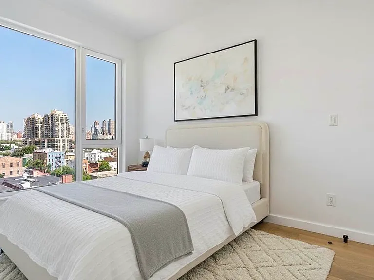 11-14 35th Ave #812 — Photo 6