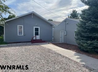 327 W 11th St, Bayard, NE 69334