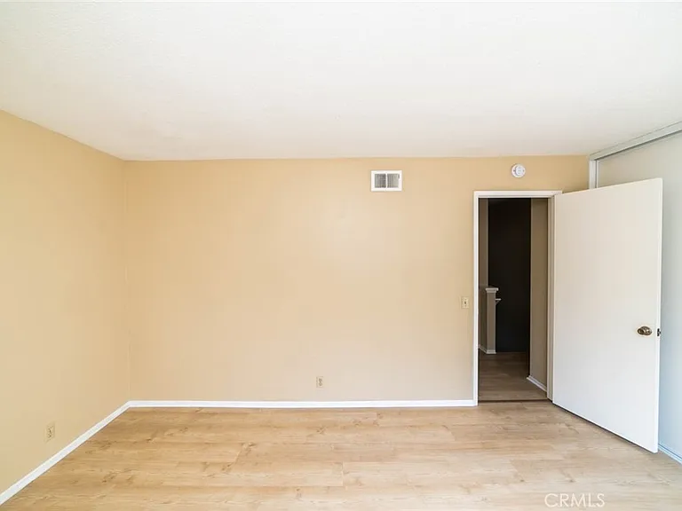 24 Elderglen — Photo 33