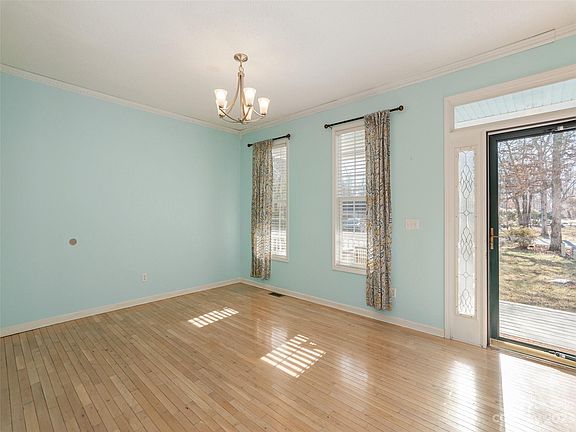 5th image of 24 Brandy Branch Ct