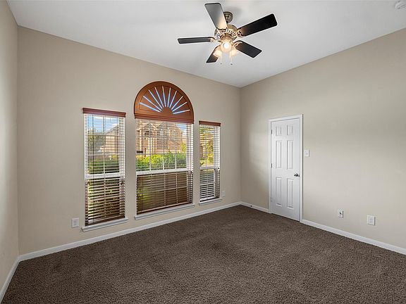 4th image of 16914 Langham Crossing Ln