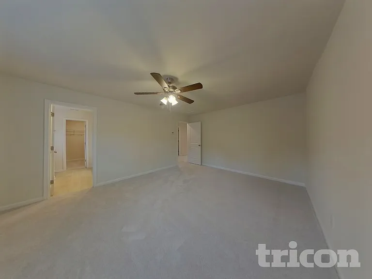 2539 Trollinger Dr — Photo 5