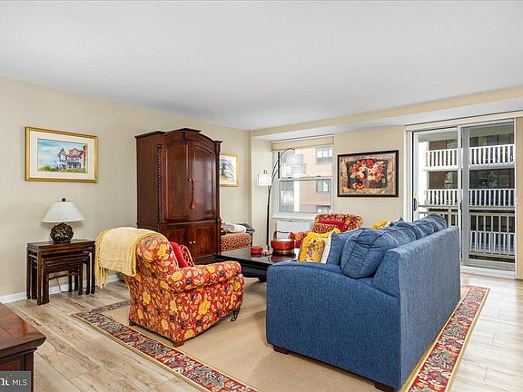 3rd image of 101 S Plaza Pl APT 501