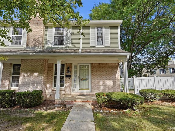 3rd image of 20842 E Glen Haven Cir