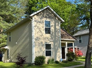 501 S James St, Carbondale, IL 62901