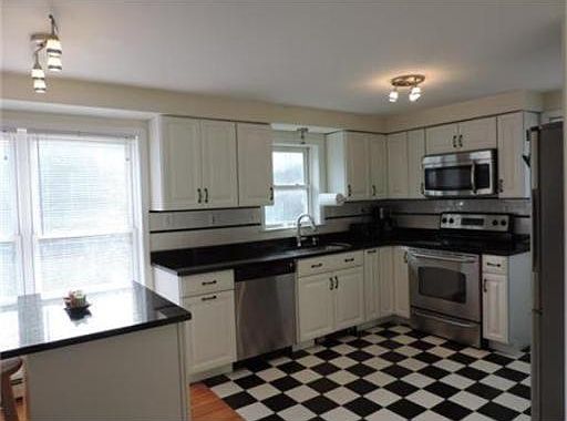 3rd image of 415 Essex St