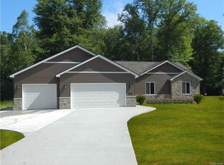 1007 Cottage Wood Ln, Algonac, MI 48001