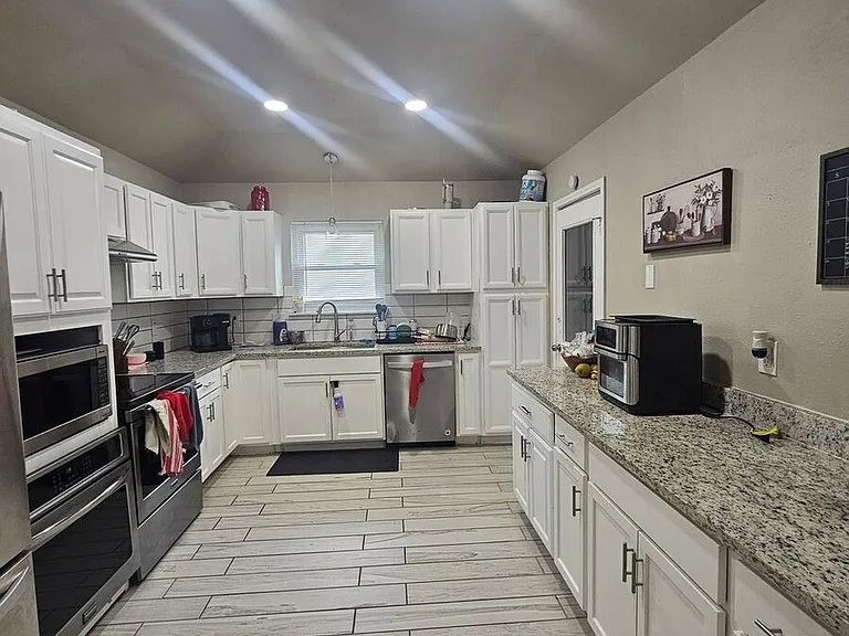 1408 Westway Dr — Photo 4