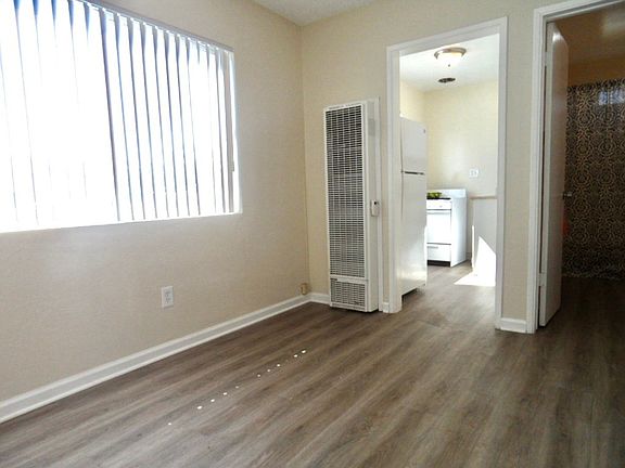 3rd image of 5840-5860 Albemarle St #5840-05