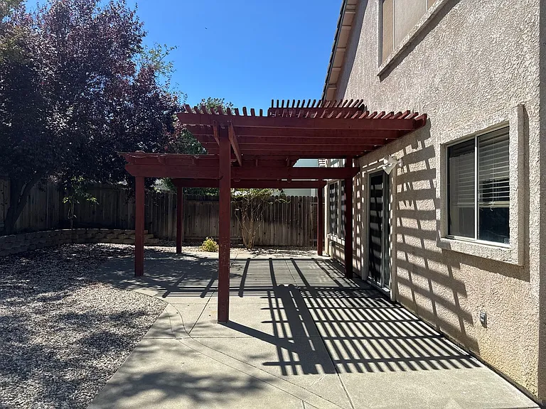 961 Celestine Cir — Photo 35