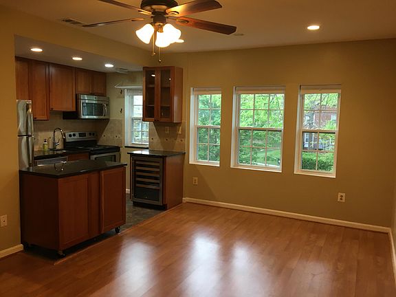 2nd image of 1859 Wilson Blvd APT 372
