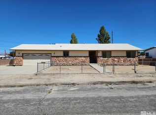 220 J St, Hawthorne, NV 89415