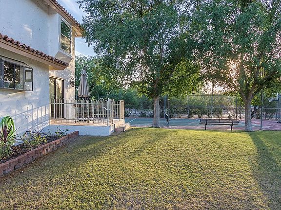 5th image of 10606 E Sunnyside Dr