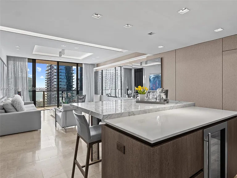 88 SW 7th St #3007 — Photo 12