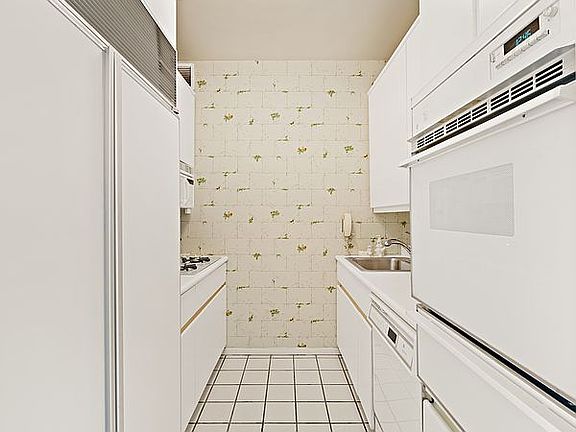 2nd image of 200 E 69th St APT 14D