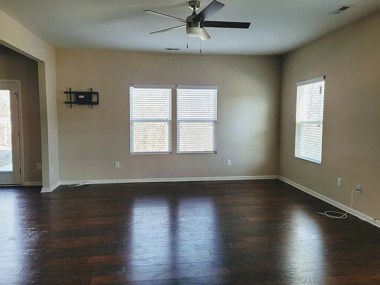 5906 Boxelder Cv — Photo 5