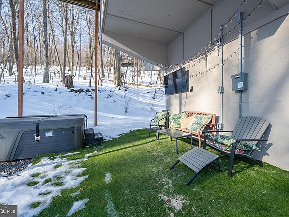 5th image of 127 Jeffrey Ln #18C