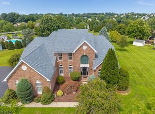 3 Stark Ct, Raritan Twp., NJ 08551